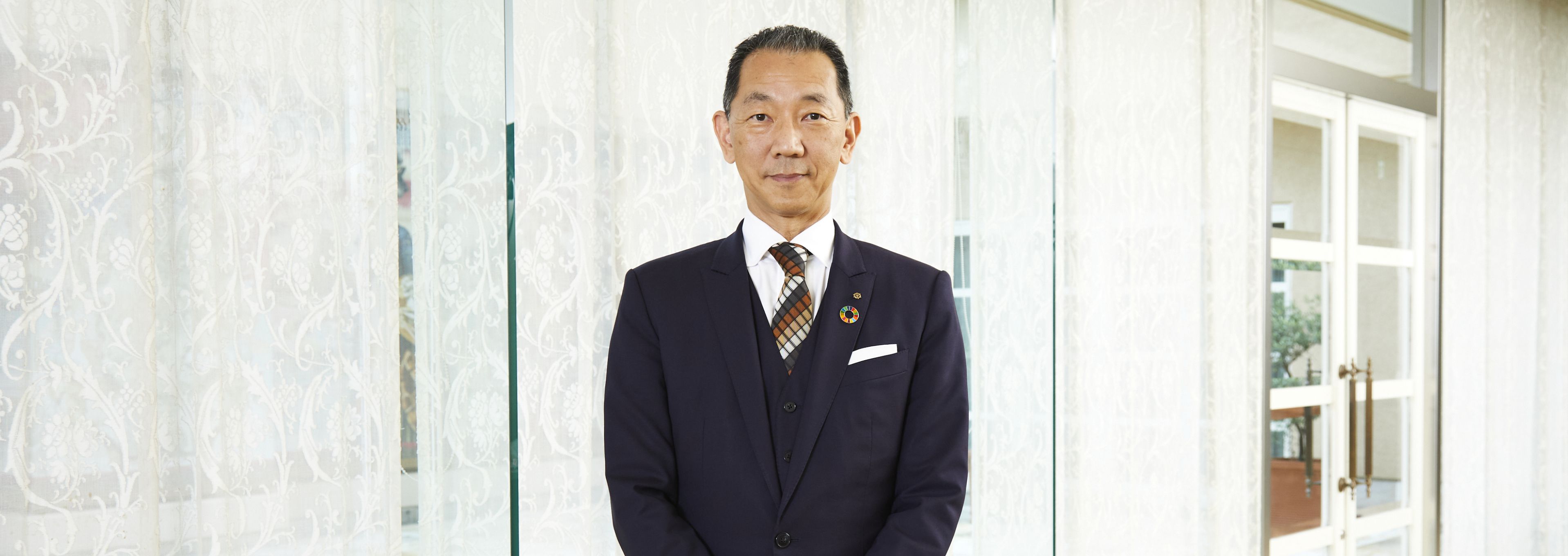 代表取締役社長 CEO 井ノ上 明