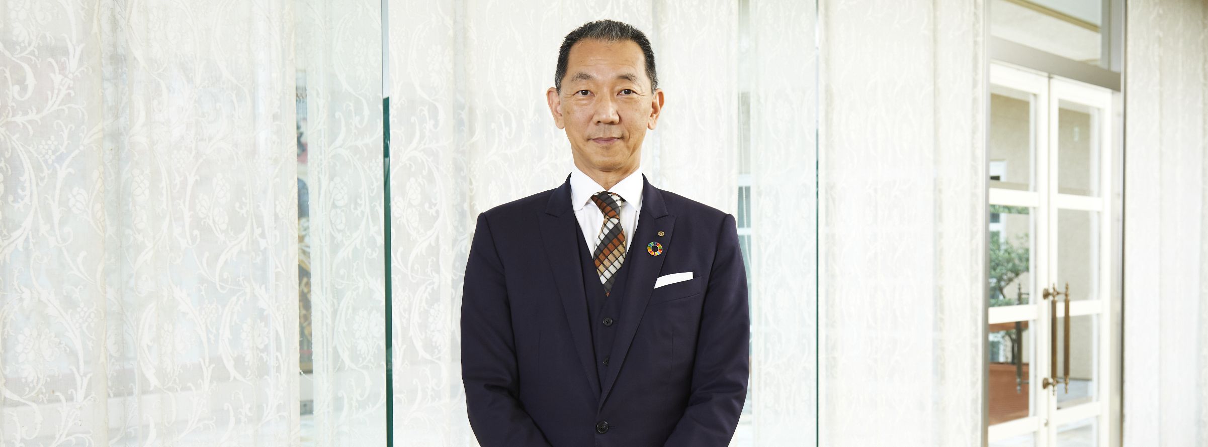 代表取締役社長 CEO 井ノ上 明