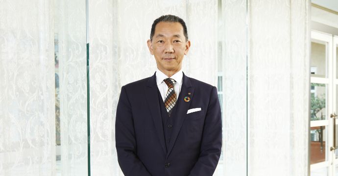代表取締役社長 CEO 井ノ上 明